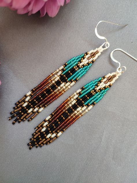 Turquoise Beaded Earrings Native American, Modern Seed Bead Earrings, Seed Bead Earring Patterns, Beaded Keychains Patterns, Earring Inspired, Bead Jewelry Patterns, Beaded Sunglasses, Native American Jewellery, Beaded Jewelry Pattern