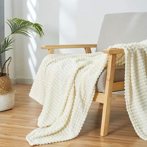 Simple&Opulence Luxury Microfiber Super Soft Throw Blanket with Stereoscopic Grid Design (Creme, 50" x 70") Cream Throw Blanket, Textured Throw Blanket, Heated Throw, Cream Throw, Fuzzy Blanket, Couch Blanket, Comfy Blankets, Microfiber Blanket, Super Soft Blanket