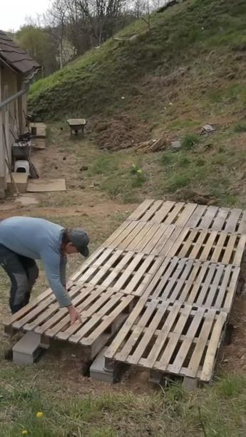 Explore the creative journey of using pallets to craft your very own rustic cabin. Turn recycled wood into a cozy retreat. Discover the art of pallet cabin building. 🏡♻️ #PalletCabin #DIYRetreat credit: @klerobi1 on youtube Pallet House Plans, Pallet Cabin, Cabin Construction, Pallet Shed Plans, Cabin Building, Building Credit, Cabin Build, Pallet Barn, Pallet Playhouse