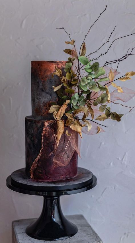 Moody Wedding Cakes, Industrial Wedding Cake, Wedding Cake Dark, Gothic Birthday Cakes, Autumn Wedding Cake, Dark Moody Wedding, Gothic Wedding Cake, Alternative Wedding Cakes, Rose Gold Wedding Cakes