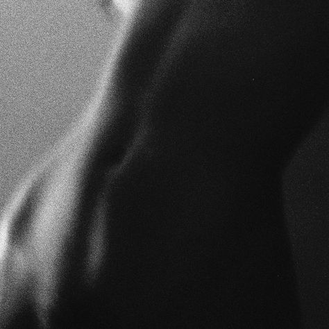 Part Of Body Photography, Black And White Silhouette Photography, Body Black Aesthetic, Body Shadow Photography, Low Key Bodyscape, Close Up Body Photography, Back Body Photography, Body Shadow Aesthetic, Body Astethics