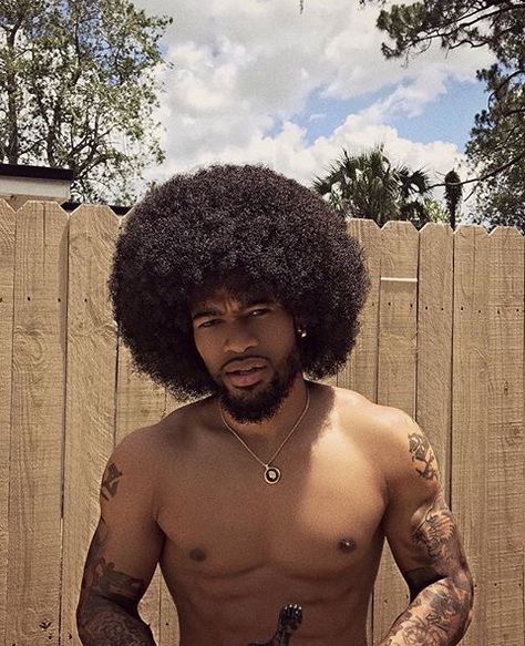 Afro Hair Art, Afro Hairstyles Men, Natural Hair Men, Big Afro, Black Men Beards, Afro Men, Pelo Afro, Black Men Hairstyles, Black Power