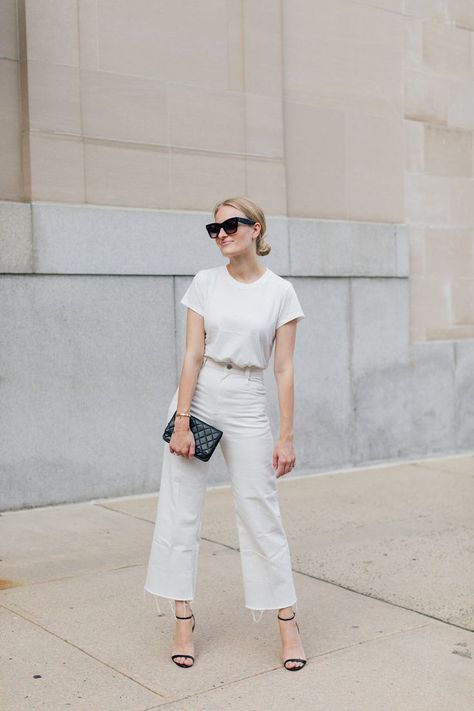 Stephanie Trotta, Classic Fall Wardrobe, Coastal Grandmother Outfits, Forties Fashion, Formal Chic, White Pants Outfit, 2019 Style, Girl Guide, Prep Style