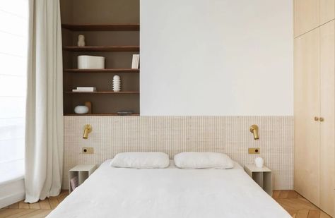 Lattice Headboard, Sophisticated Bedroom, Velvet Upholstered Bed, Headboard Decor, Deco Bedroom, Home Design Diy, Headboard Wall, Serene Bedroom, Contemporary Room