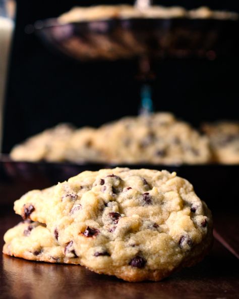 This Bread Flour Chocolate Chip cookie recipe is made with half bread flour and half all-purpose flour. This gives the cookies a cake-like texture. Bread Flour Chocolate Chip Cookies, Cookies Made With Bread Flour, Chocolate Chip Cookies With Bread Flour, Cookies With Bread Flour, Bread Flour Cookies, Cake Flour Cookies, Toll House Chocolate Chip, Best Chocolate Chip Cookies Recipe, No Flour Cookies