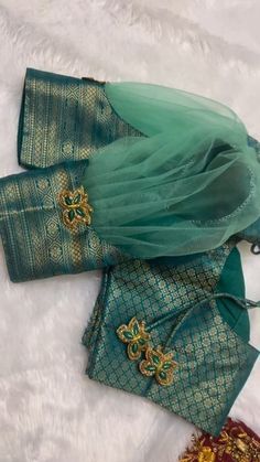 Latest Blouse Neck Designs, Lace Blouse Design, Cervical Pillow, Latest Blouse Designs Pattern, Best Blouse Designs, New Saree Blouse Designs, Kids Blouse Designs, Traditional Blouse Designs, Latest Model Blouse Designs