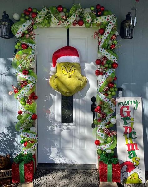 The Grinch Fireplace Decorating Ideas, Grinchmas Outdoor Decor, Grinch Entryway Decor, Outside Grinch Christmas Decorations, Grinch Archway, Grinch Outside Decorations, Whoville Christmas Decorations Diy Decorating Ideas, Outdoor Grinch Christmas Decor, Grinch Front Porch Decorations