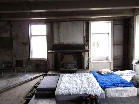 Ugly Beds, Insane Bedrooms, Disgusting Bedroom, Ilake House Bedding, Ugly Bedroom, Abandoned Bedroom, Netherlands Home, Dutch Netherlands, St Jerome