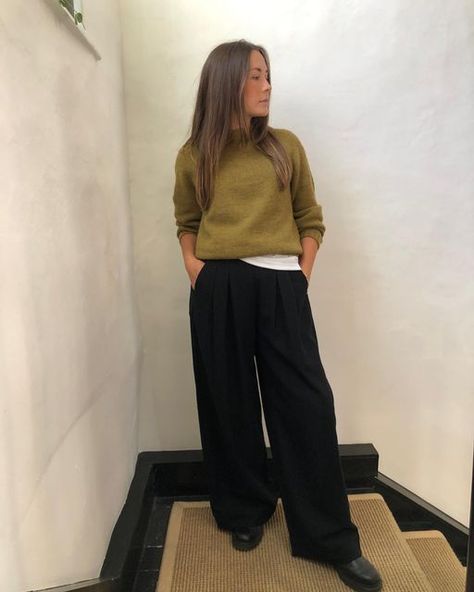 TOAST Y O R K on Instagram: "W O O L With sweeping wide legs and playful silhouettes, our wool trousers are perfect for the transition into cooler weather. Dora wears the Wool Cotton Wide Leg Herringbone Trousers which feature an elasticated section at the waist, and are finished with large back patch pockets. Hannah wears our wool Jude trousers, shaped with pleats beneath the waist, bringing volume to the wide cropped legs. Cut from checked cotton and wool-blend seersucker for an easy fit w Wool Trousers Women Outfit, Trousers Women Outfit, Herringbone Trousers, Tshirt Women, Wool Trousers, Cooler Weather, Wide Legs, Trousers Women, Herringbone