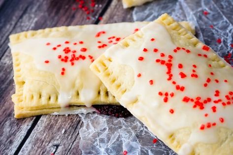 Taylor Swift Pop Tarts for Swifties - Food Fanatic Peanut Butter Pop Tarts, Gluten Free Pop Tarts, Berry Pop, Poptart Recipe, Tarts Recipe, Homemade Peanut Butter, Homemade Gluten Free, Peanut Butter Recipes, Tart Recipes