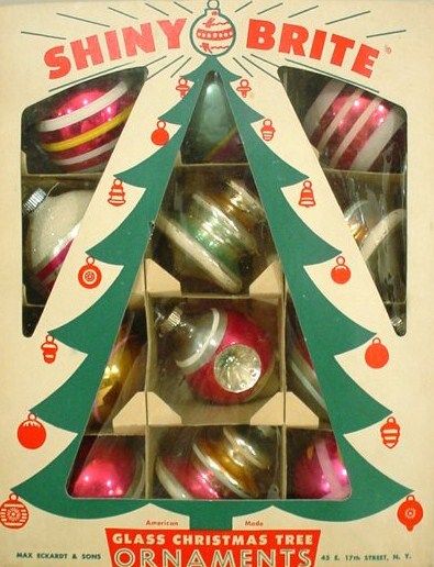 1950's vintage Shiny-Brite ornaments.  (You'll find a mini history of these ornaments at my blog!) Shiny Brite Christmas, Shiny Brite Ornaments, Ornaments Vintage, Ornament Box, Old Christmas, Shiny Brite, Old Fashioned Christmas, Antique Christmas, Christmas Past