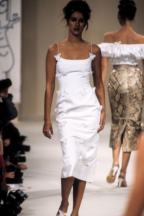 Junko Shimada 90s, Rich Wife, Meghan Douglas, Junko Shimada, Runway Moments, Fashion 1920s, 90s Runway, 90s Runway Fashion, Chanel Dress