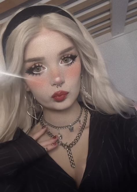 Milk Gore Makeup, Milkgore Makeup, Uwu Girl Makeup, Doll Makeup Pretty, Egirl Makeup Aesthetic, Milk Gore, Dollcore Makeup, Maid Makeup, E Girl Hairstyles