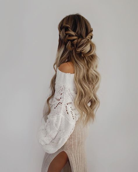 Maternity Photo Hairstyles Long, Hairstyles Maternity Shoot, Maternity Picture Hairstyles, Maternity Shoot Hair, Maternity Pictures Hairstyles, Pregnant Hairstyles, Hair Styles For Maternity Photo Shoot, Braided Hairstyles For Maternity Shoot, Maternity Hairstyles Photography