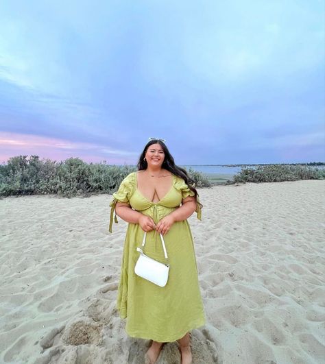 Plus Size Tropical Vacation Outfits, Bali Outfits, Plus Size Beach Outfits, Big Stomach, Tropical Vacation Outfits, Greece Outfit, Plus Size Beach, Cruise Outfits, Beach Outfits