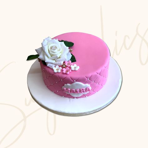 Pink Fondant Cake, Cakes Pink, Fondant Cakes Birthday, Lace Dress Classy, Fondant Cake Designs, Plain Cake, London Cake, Cake Online, Pink Round