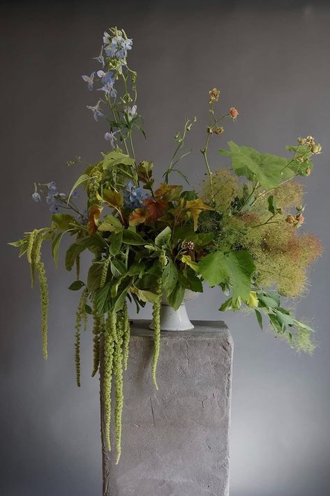 Subscription — MÁLVA + MOSS Foliage Flower Arrangements, Spanish Moss Bouquet, Dance Floor Floral Installation, Organic Floral Arrangements, Flower Arrangement In Vase, Moss Flower Arrangements, Mossy Tablescape, Moss Floral Arrangements, Moss Tablescape