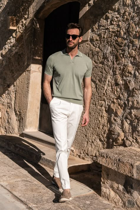 We've curated the 6 best old money outfits for men. Check out all the products via our website. #oldmoneystyle #oldmoney2023 #oldmoneyaesthetic Man In Polo Shirt, Men Polo Outfit, Men Polo Shirt Outfit, Italy Outfits Men, Office Old Money, Polo Outfit Men, Italian Mens Fashion, Italy Men, Old Money Fashion