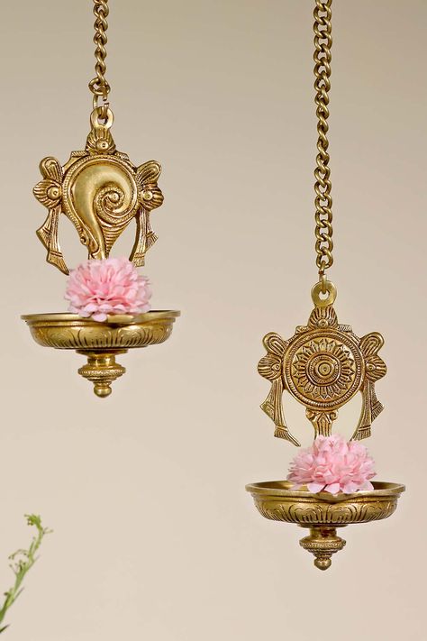 Hanging Diyas In Pooja Room, Brass Hanging Diyas, Pooja Items Products, Hanging Diyas Home Decor, Pooja Room Ideas Indian Modern, Brass Decor Indian, Puja Unit, Hanging Diya, Indian Lamps