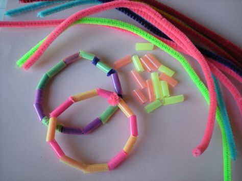 Kindergarten Friendship Bracelets, Fine Motor Friendship Activities, Friendship Bracelets Preschool, Preschool Friendship, Friendship Theme, Friendship Activities, Fun Activities For Toddlers, Nursery Activities, Hand Crafts For Kids