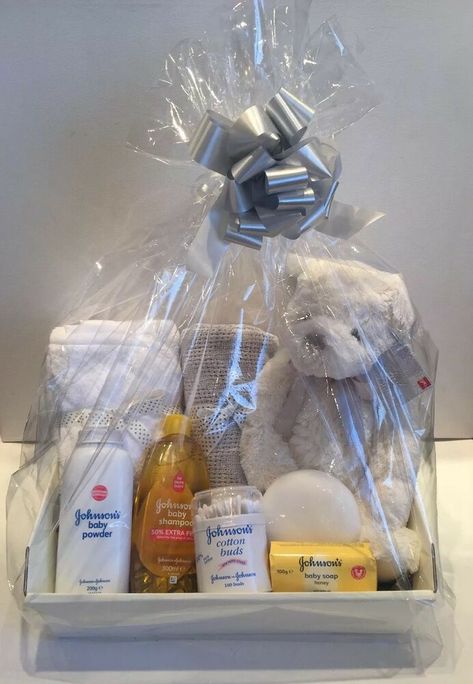 Baskets Ideas, Luxury Baby Gifts, Baby Shower Baskets, Baby Gift Hampers, Baby Shower Gift Basket, Diy Baby Shower Gifts, Cadeau Baby Shower, Diy Gift Baskets, Diy Baby Gifts