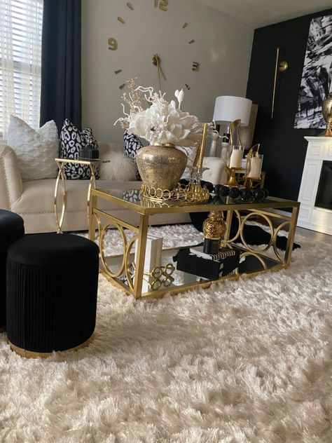 Pop Art Interior Design, Glam Rooms, Black And Gold Living Room, Ladies Lounge, Gold Living Room Decor, Girl Apartment Decor, Glam Living Room Decor, Black Living Room Decor, Interior Design History