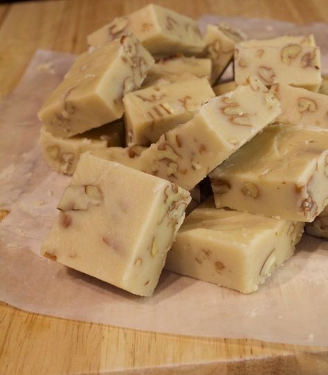 Brown sugar gets the credit for this creamy praline-like fudge that literally melts in your mouth. Coarsely chopped pecans brings perfect balance to its richness. Pecan Praline Fudge Recipe, Praline Fudge Recipe, Praline Fudge, The Epic Of Gilgamesh, My Country Table, Praline Recipe, Pecan Praline, Epic Of Gilgamesh, Fudge Recipes Easy