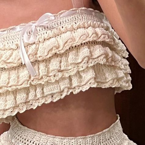 Crochet Top Ruffle, Feminine Lace Trim Crochet Top, Frilly Crochet Top, Crochet Coquette Top, Milkmaid Top Crochet, Crochet Crop Top Outfit, Crochet Clothes For Women, Crochet 101, Clothing Patterns Free