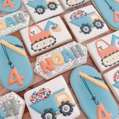 Construction Vehicle Cookies Decorated, Transportation Cookies Decorated, Construction Cookies Decorated, Trash Truck Cookies, Truck Cookies Decorated, Sugar Cookies Kids, Transportation Cookies, Cookie Themes, Truck Cookies