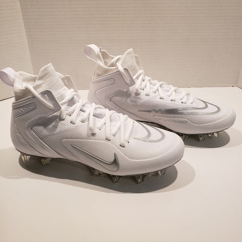 Nike cleats Flag Football Cleats, American Football Cleats, Female Football Player, Lacrosse Cleats, Nike Football Boots, Softball Cleats, Football Accessories, Nike Cleats, Soccer Boots