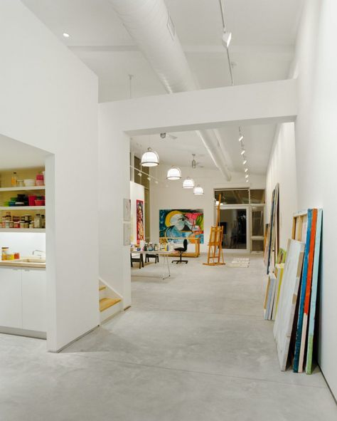 Painters Studio, Workspace Studio, Cool Office Space, Art Studio Space, Artist Studios, Artists Studio, Art Studio Room, Art Studio Design, Concrete Walls