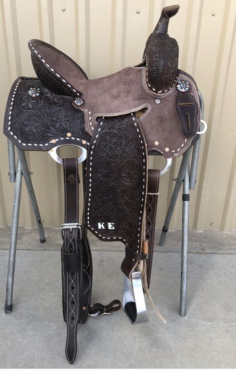 Barrel Racing Tack Sets, Barrel Racing Tack Rodeo, Tack Trunk, Saddles For Sale, Barrel Racing Saddles, Roping Saddles, Western Horse Saddles, Horse Stall, Barrel Racing Tack