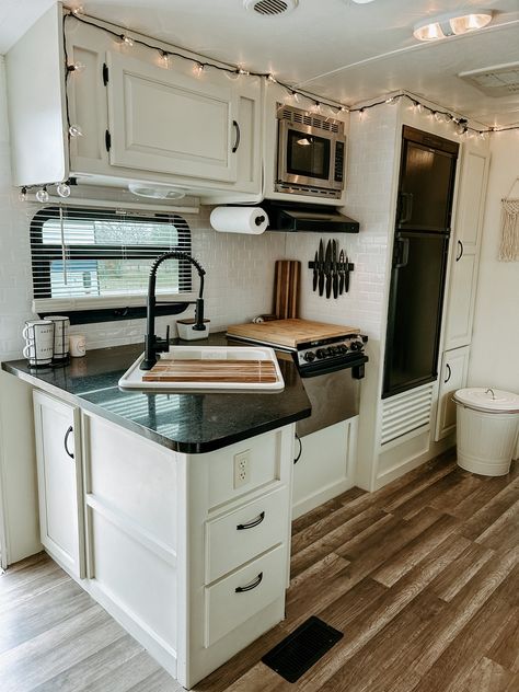 Toy Hauler Kitchen Remodel, Trailer Restroom Ideas, Camper Laundry Room, Renovated Camper Interior, Small Camper Aesthetic, Camper White Interior, Camper Bunkhouse Storage Ideas, Aesthetic Rv Home, Country Camper Decor