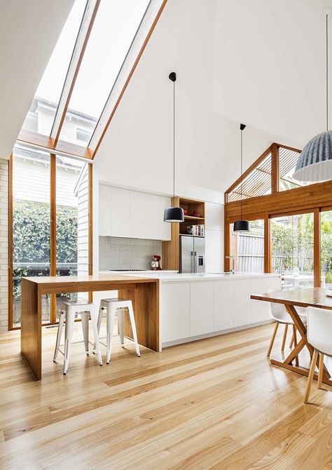 Modern house extension to a traditional house located in Melbourne, Australia, designed in 2016 by Sheri Haby Architects. Modern House Design Interior, Weatherboard House, Gable House, Kitchen And Dining Area, Best Modern House Design, Casa Country, Farmhouse Kitchen Cabinets, Kitchen And Dining Room, Wooden Floors