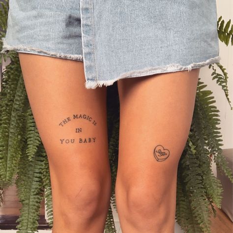 Small Back Of Leg Tattoo, Script Knee Tattoo, Curved Text Tattoo, Sticker Tattoo Leg, Upper Knee Tattoo Women Quotes, Leg Sticker Tattoo Sleeve, Minimalist Tattoo Leg, Selfless Tattoo, Knee Tattoos Women Words