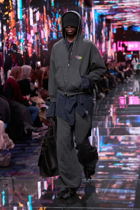 Balenciaga Fall 2024 Ready-to-Wear Collection | Vogue Balenciaga Runway, Runway Aesthetic, Balenciaga Sweater, Balenciaga Style, 90s Fashion Men, Fashion Vibes, Vintage Sport, Concept Clothing, Straight Jacket