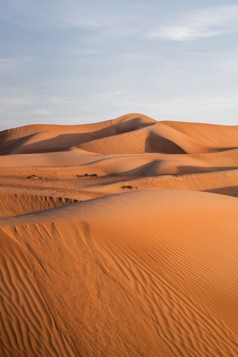 Hills Landscape, Desert Hills, Desert Background, Black And Purple Wallpaper, Dubai Desert Safari, Brown Sand, Wallpaper Landscape, Desert Travel, Dubai Desert