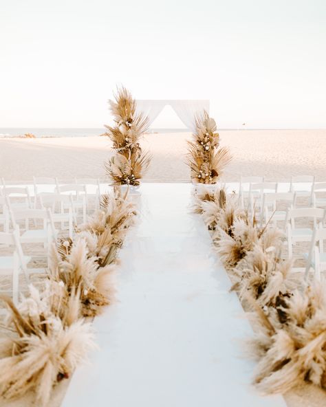 Wedding Aisle Decorations Outdoor, Outdoor Beach Wedding, Romantic Beach Wedding, Dream Beach Wedding, Dream Wedding Decorations, Moon Wedding, Boho Beach Wedding, Light Blue Wedding, Wedding Ceremony Backdrop