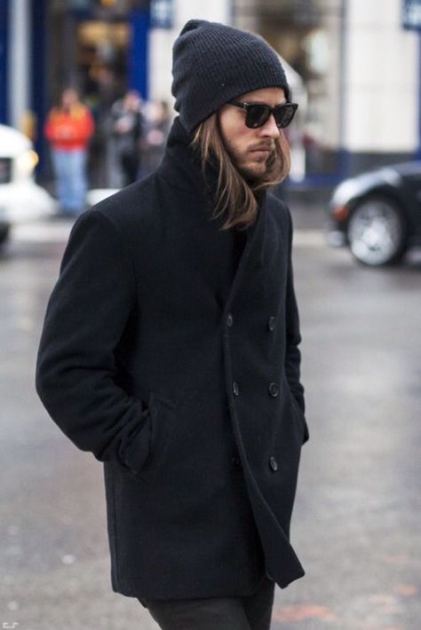 Beanie styles for men (7) Beanie Hat Outfit, Hat Outfit Men, Toronto Street, Beanie Outfit, Herren Style, Sunglasses Mens, Old School Style, Mens Beanie, Black Clothing