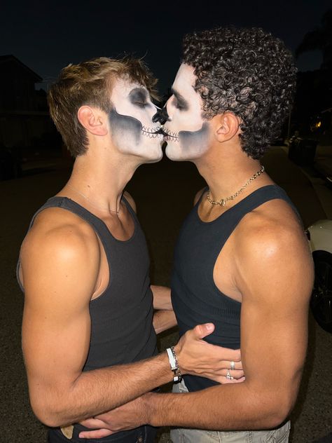 Gay Men’s Halloween Costumes, Men’s Scarecrow Make Up, Mlm Couple Costume, Men Halloween Face Paint Makeup Ideas, Male Halloween Ideas, Masculine Costumes Halloween, Hot Halloween Costume Ideas Men, Guy Skull Makeup, Skeleton Makeup Male