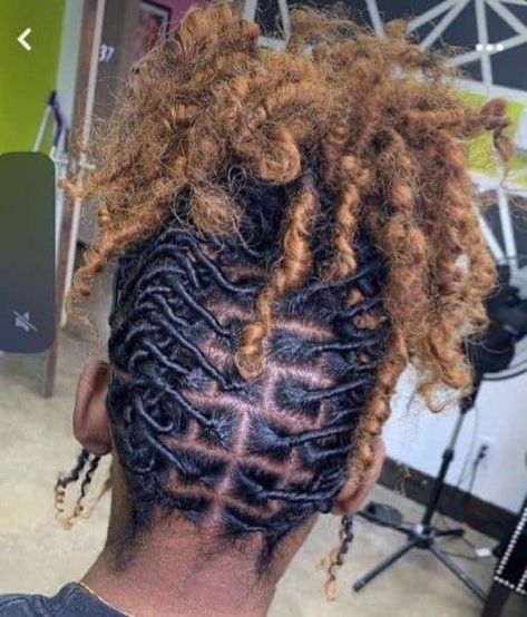 Palm Tree Dreads Hairstyle, Short Dread Styles, Short Loc Styles, Dreads Styles For Women, Sisterlocks Styles, Locs Styles, Short Locs, Loc Inspiration, Short Box Braids Hairstyles