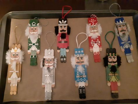 Popsicle Nutcracker Ornament, Nutcracker Popsicle Stick Craft, Popsicle Stick Nutcracker, Popsicle Stick Nutcracker Ornaments, Diy Nutcracker Ornament, Nutcracker Crafts, Fancy Christmas Ornaments, Easy Ornaments, Diy Christmas Ornaments Easy