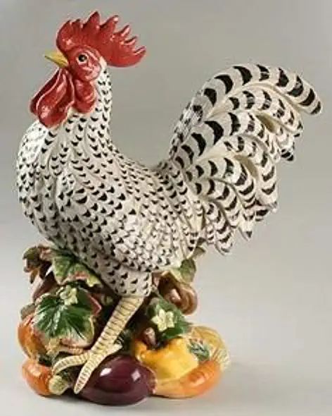 Christmas China Patterns, Chicken Kitchen Decor, Rooster Collectibles, Rooster Statue, Rooster Kitchen Decor, Rooster Plates, Chicken Figurines, Rooster Kitchen, Ceramic Rooster