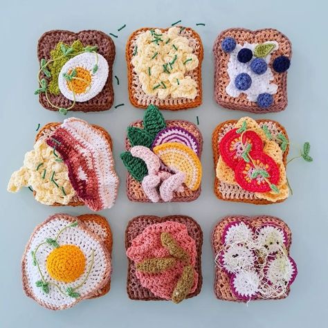 Sandwich Crochet Pattern, Crochet Food Set, Crochet Sandwich Pattern Free, Crochet Burrito, Crochet Cheese, Sandwich Crochet, Crochet Food Patterns, Crochet Person, Bread Crochet