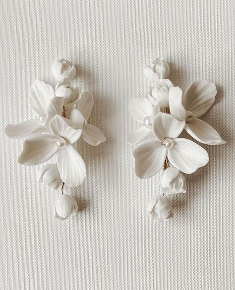 Floral Bridal Earrings, Clay Bridal Earrings, Flower Earrings Wedding, Polymer Clay Flower Earrings, Floral Hair Pins, Polymer Clay Flower Jewelry, Polymer Clay Jewelry Diy, Bride Earrings, Spring Jewelry