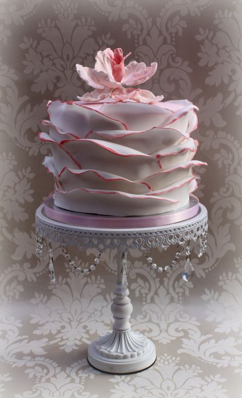 Pink Ruffle Cake, Diy Cupcake Stand, Single Tier Cake, Cake Diy, Ruffle Cake, Fairy Birthday Party, Wedding Cakes With Cupcakes, Birthday Cupcake, Cake Lover