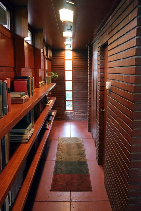 Usonian House Frank Lloyd Wright, Frank Lloyd Wright Bedroom, Frank Lloyd Wright Homes Interiors, Rosenbaum House, Modern Asian House, Hanna House, Frank Lloyd Wright Furniture, Frank Lloyd Wright Interior, Usonian Style