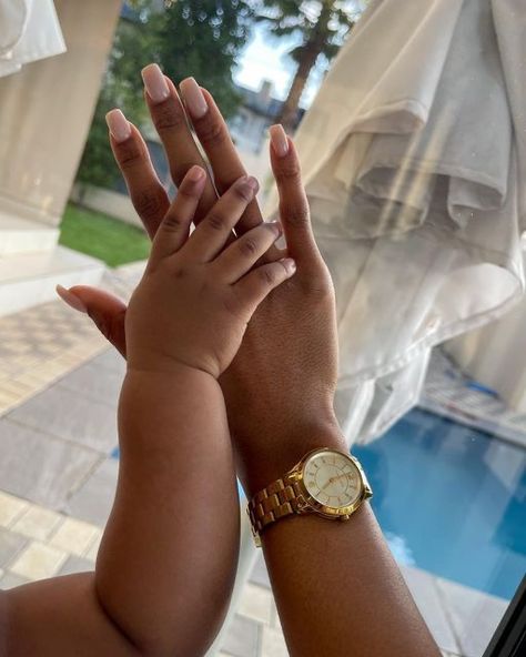 Black Mom Life Aesthetic, Black Mom Aesthetic, Simone Solomon, Mom Core, Black Motherhood, Mommy And Baby Pictures, Mommy Moments, Future Mommy, Moms Goals