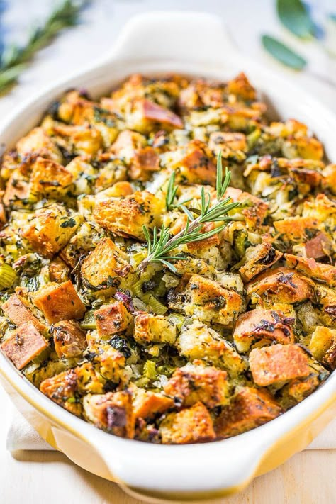 Classic Traditional Thanksgiving Stuffing - Nothing frilly or trendy. Classic, amazing, easy, homemade stuffing that everyone loves!! Simple ingredients with stellar results! It'll be your new go-to recipe!! Thanksgiving Turkey Stuffing, Crockpot Stuffing, Best Stuffing Recipe, Turkey Stuffing Recipes, Best Stuffing, Homemade Stuffing, Stuffing Recipes For Thanksgiving, Turkey Stuffing, Traditional Thanksgiving