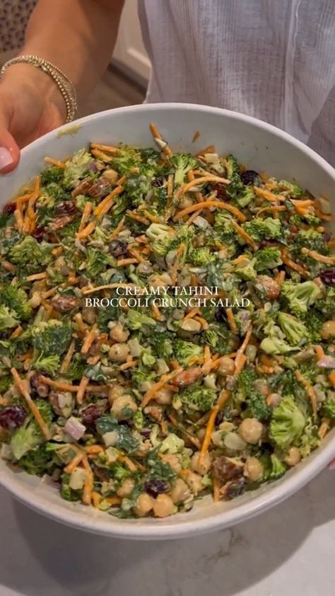 [ 🔴 INGREDIENTS 👇] Creamy Tahini Broccoli Crunch Salad by @healthfulradiance. . INGREDIENTS: • 1 cup of broccoli florets, finely… | Instagram Broccoli Crunch Salad, Crunch Salad, Shredded Carrots, Chickpea Recipes, Summer Dishes, Carrot Salad, Broccoli Salad, Broccoli Florets, Canned Chickpeas